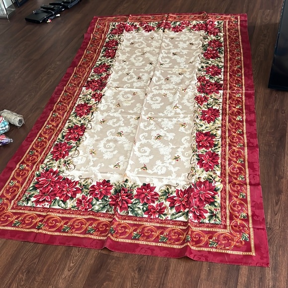 Christmas table cloth and napkins - Picture 3 of 4